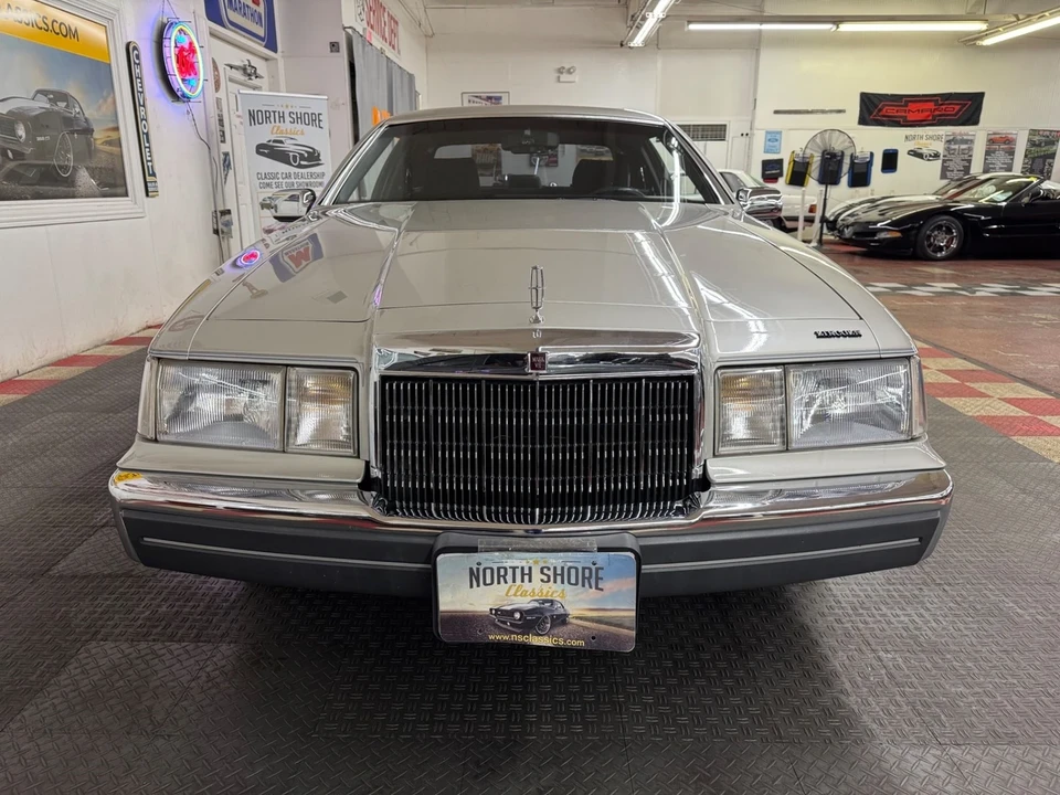 1987 Lincoln Continental Mark VII - Image 7 of 21