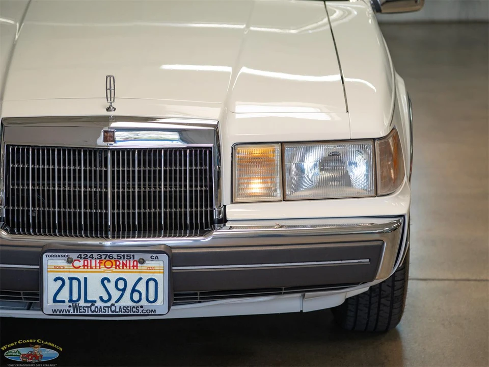 1987 Lincoln Continental Mark VII - Image 16 of 31