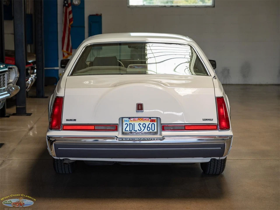 1987 Lincoln Continental Mark VII - Image 17 of 31