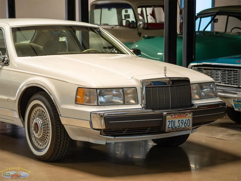 1987 Lincoln Continental Mark VII - Image 12 of 31