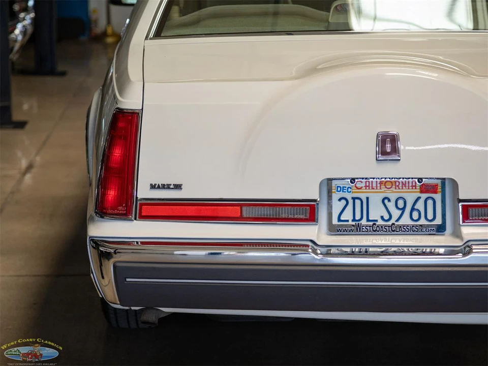 1987 Lincoln Continental Mark VII - Image 18 of 31