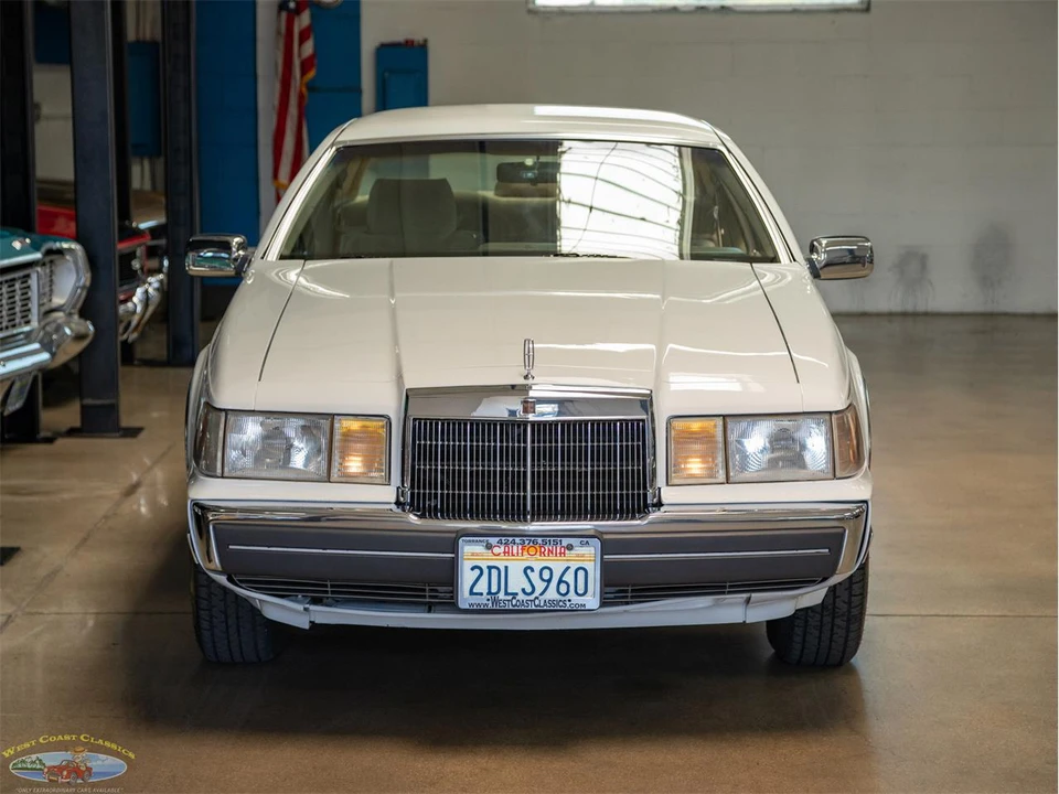 1987 Lincoln Continental Mark VII - Image 13 of 31