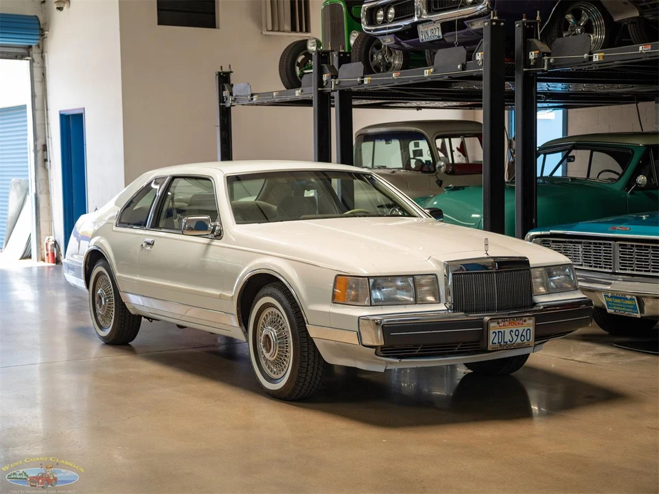 1987 Lincoln Continental Mark VII - Image 10 of 31