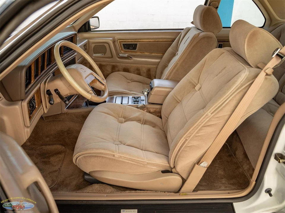 1987 Lincoln Continental Mark VII - Image 30 of 31