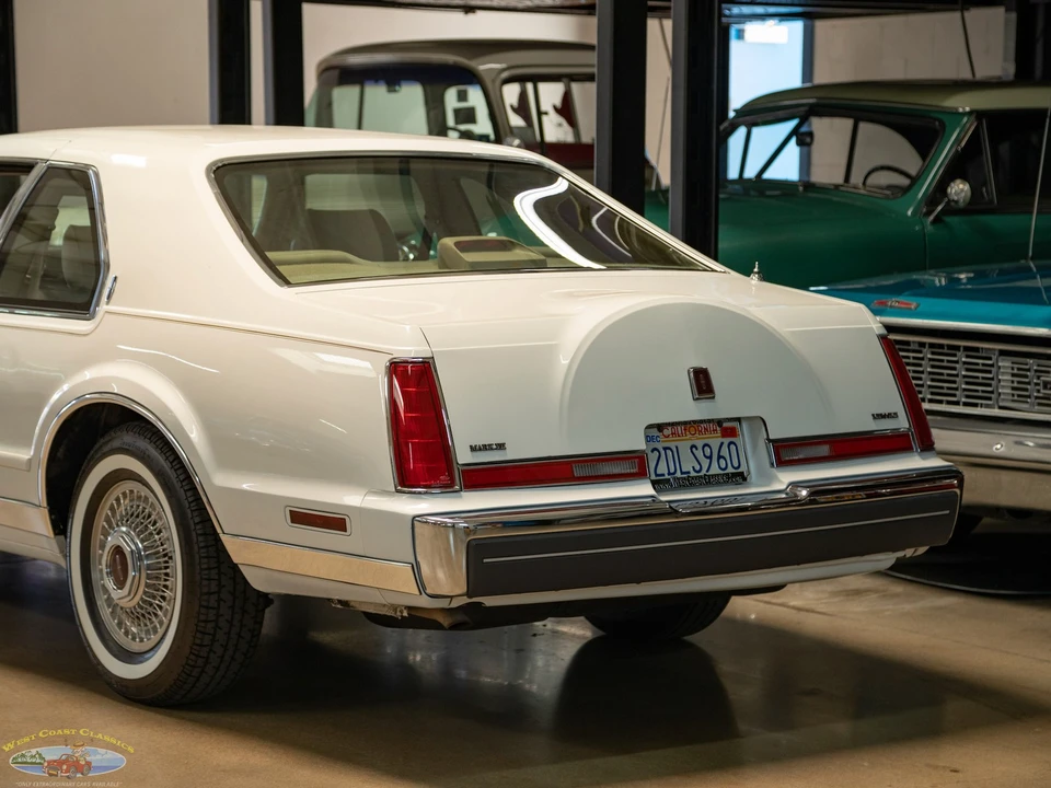 1987 Lincoln Continental Mark VII - Image 24 of 31