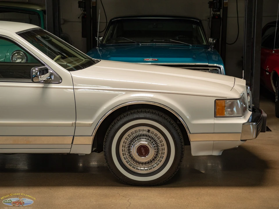 1987 Lincoln Continental Mark VII - Image 4 of 31