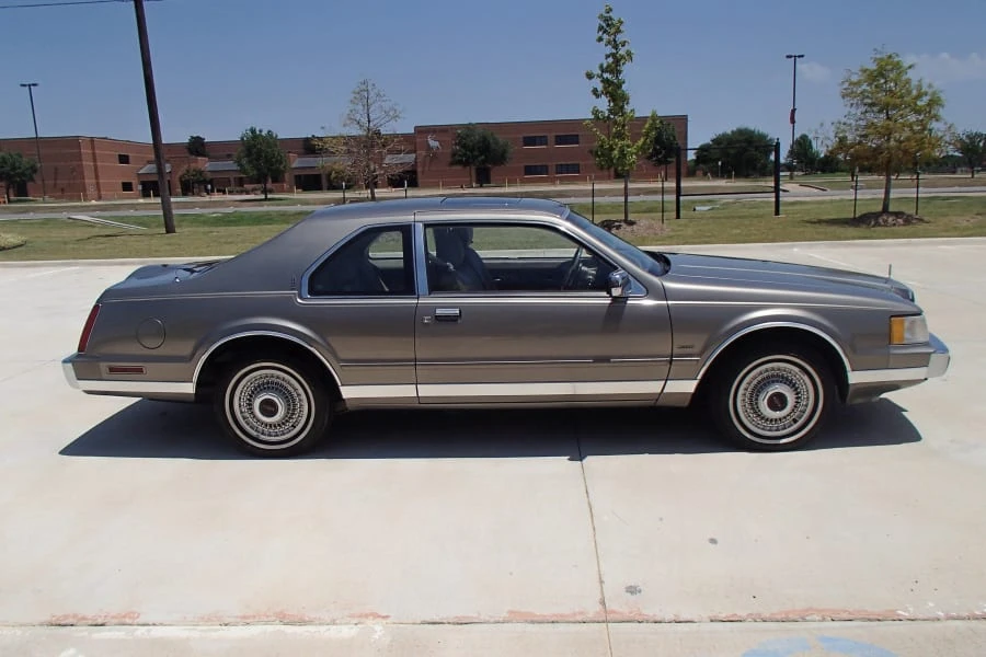 1987 Lincoln Continental Mark VII - Image 2 of 5