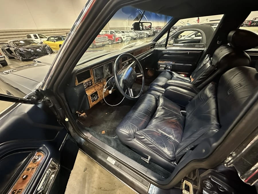 1987 Lincoln Town Car - Image 3 of 4