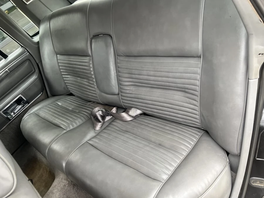 1987 Lincoln Town Car - Image 28 of 31