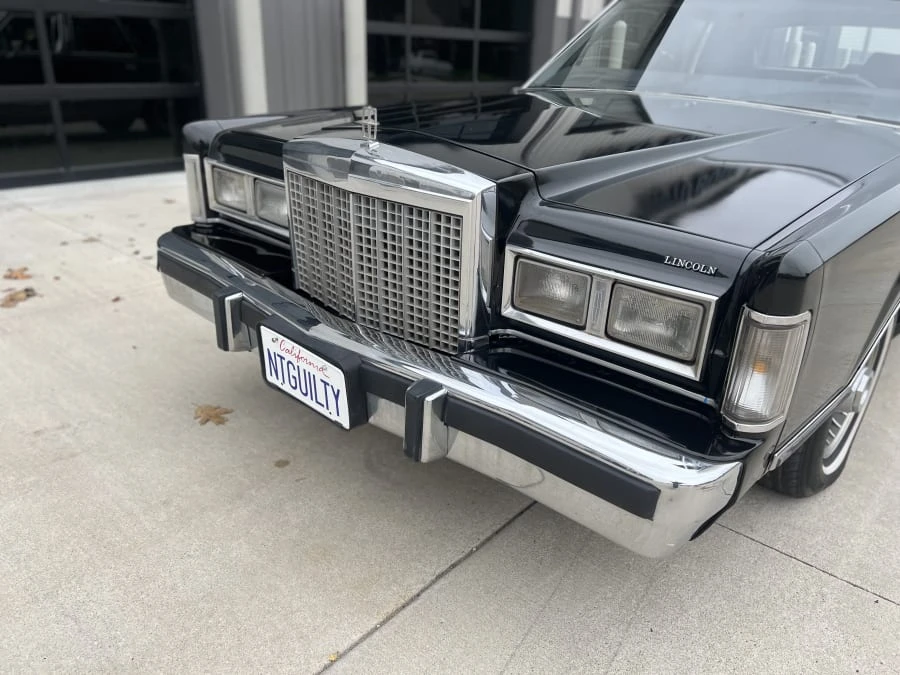 1987 Lincoln Town Car - Image 13 of 31
