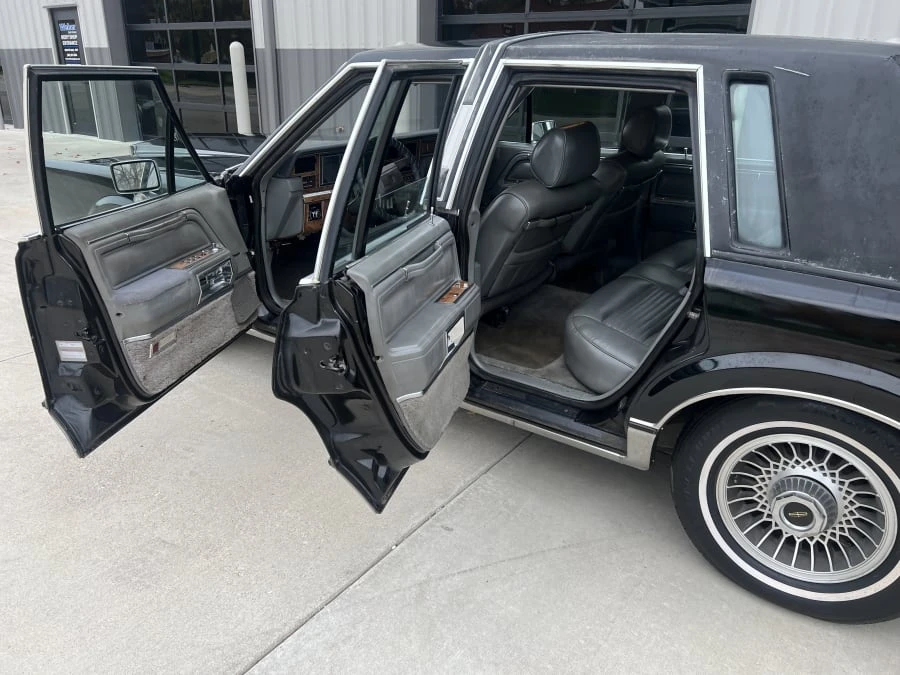1987 Lincoln Town Car - Image 30 of 31
