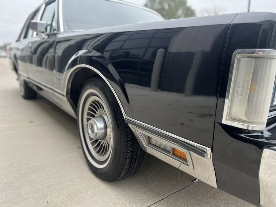 1987 Lincoln Town Car - Image 16 of 31