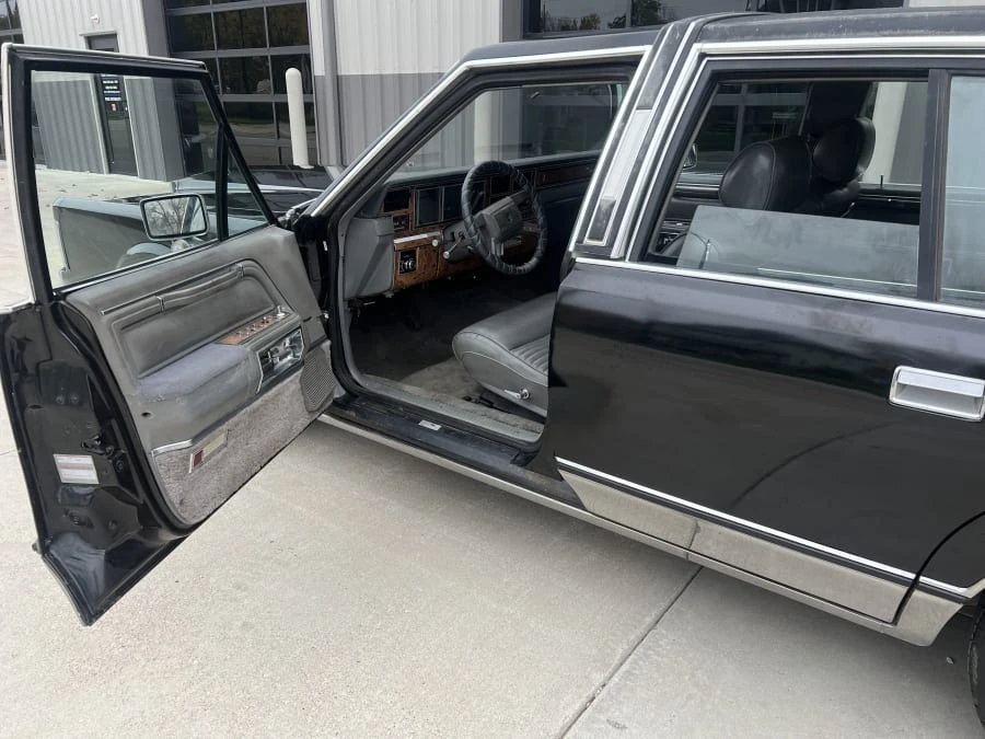 1987 Lincoln Town Car - Image 31 of 31