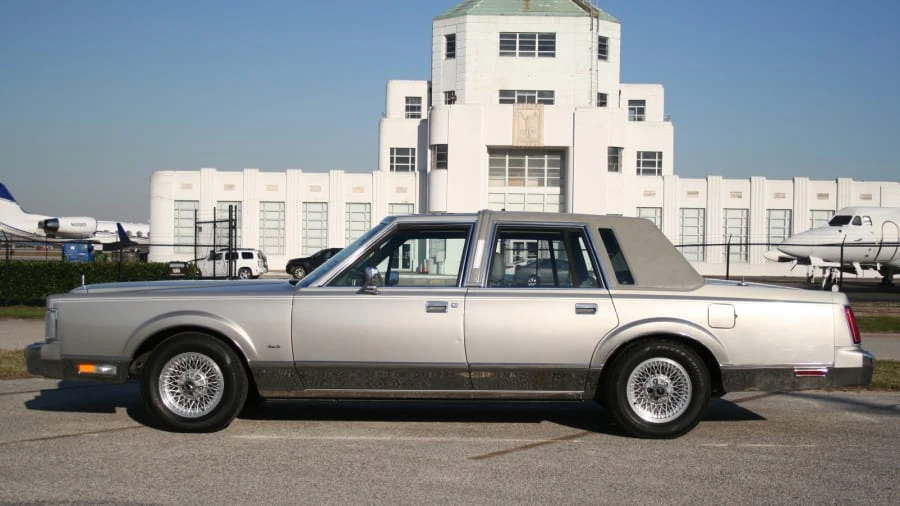 1987 Lincoln Town Car - Image 2 of 8