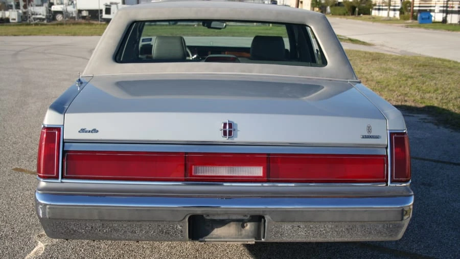 1987 Lincoln Town Car - Image 6 of 8