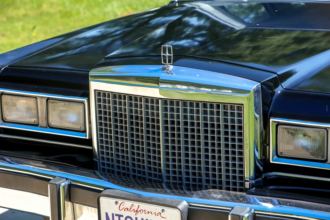 1987 Lincoln Town Car - Image 22 of 31