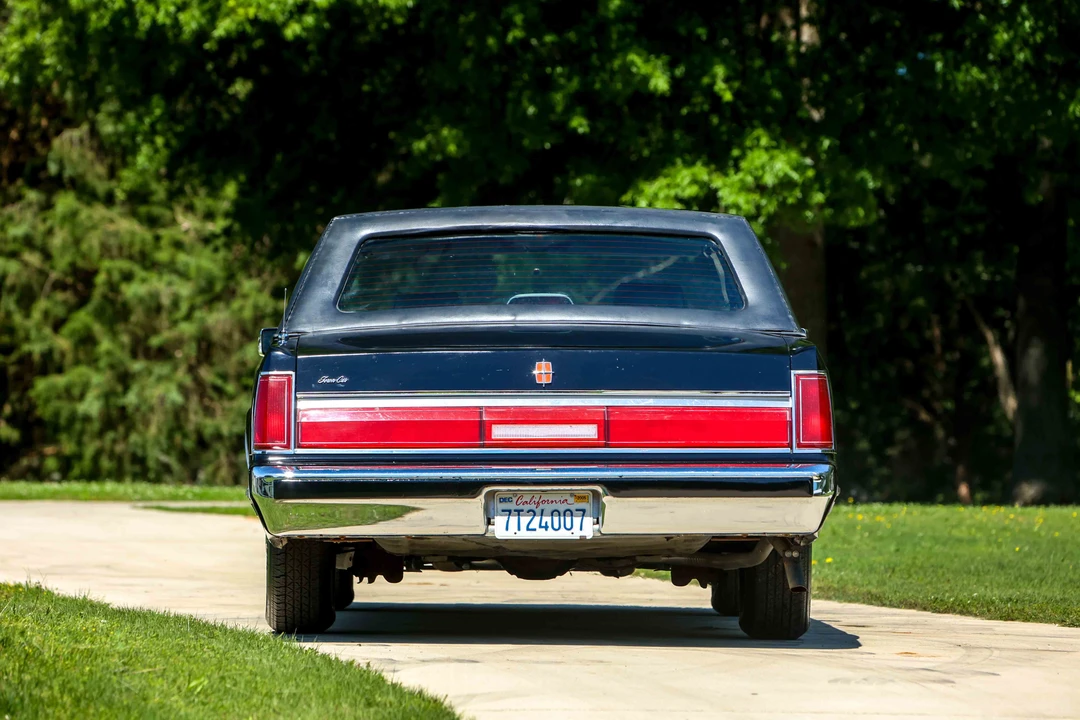 1987 Lincoln Town Car - Image 5 of 31