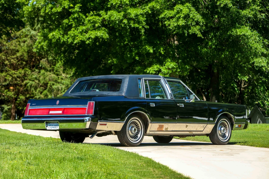 1987 Lincoln Town Car - Image 6 of 31