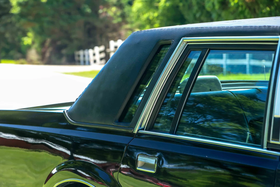 1987 Lincoln Town Car - Image 29 of 31