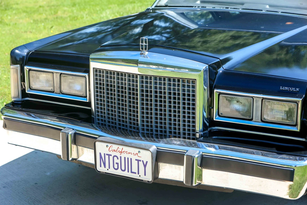 1987 Lincoln Town Car - Image 25 of 31