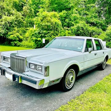 1987 Lincoln Town Car Executive L Sedan