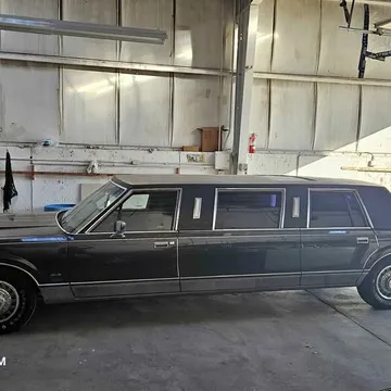 1987 Lincoln Town Car Limousine