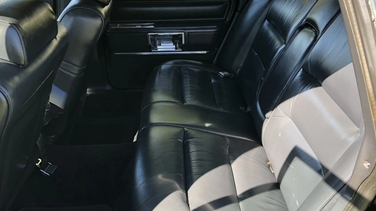 1987 Lincoln Town Car - Image 4 of 17