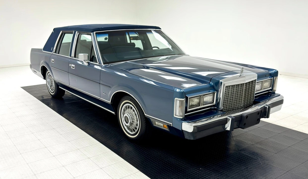 1987 Lincoln Town Car - Image 7 of 12