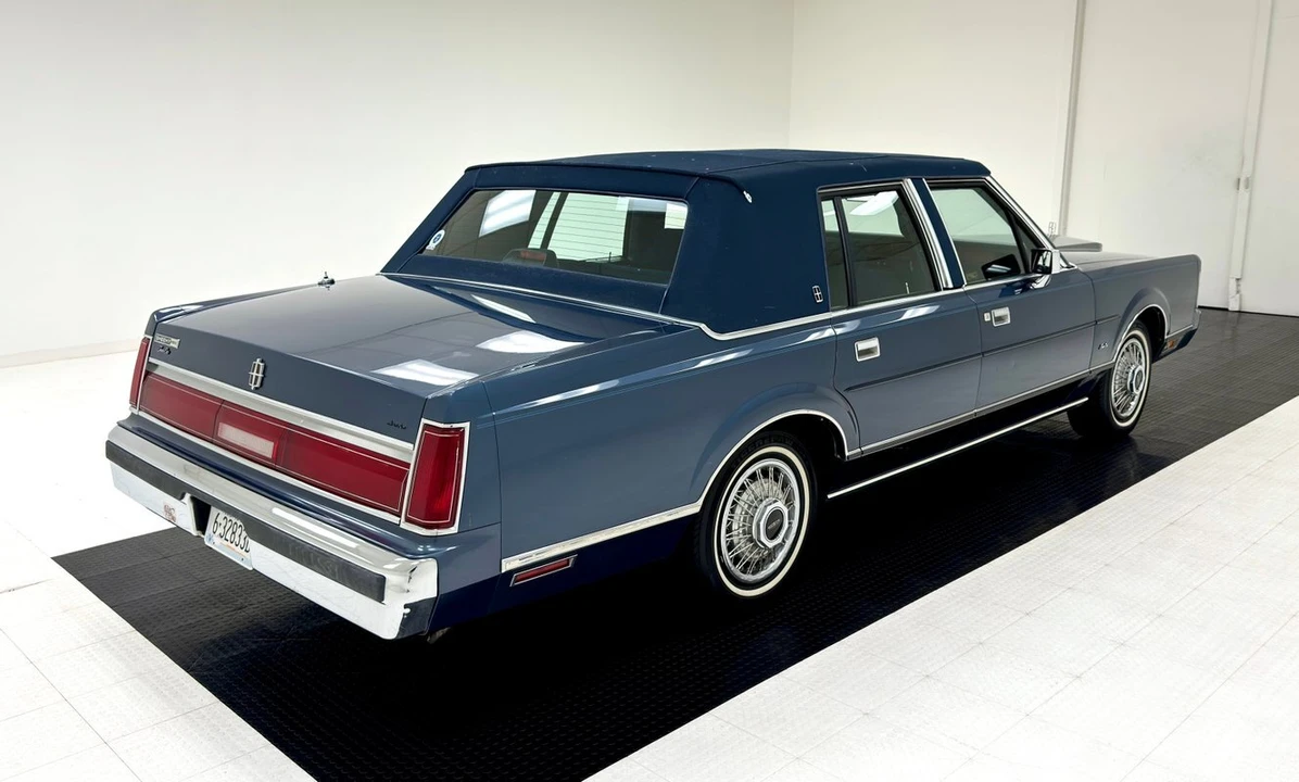 1987 Lincoln Town Car - Image 5 of 12
