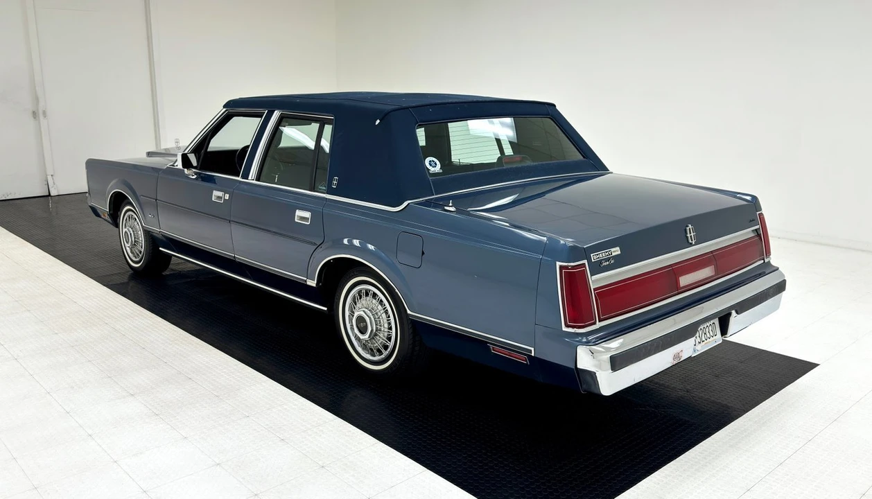 1987 Lincoln Town Car - Image 3 of 12