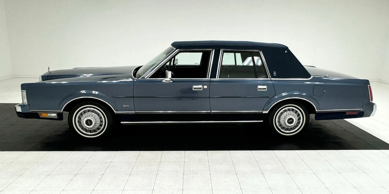 1987 Lincoln Town Car - Image 2 of 12