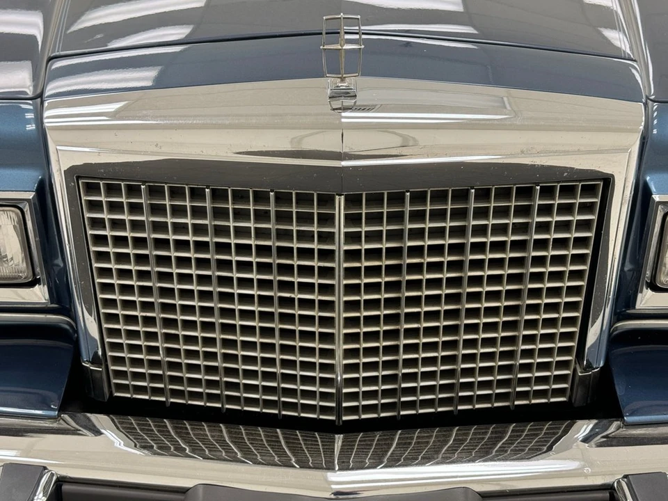 1987 Lincoln Town Car - Image 9 of 12