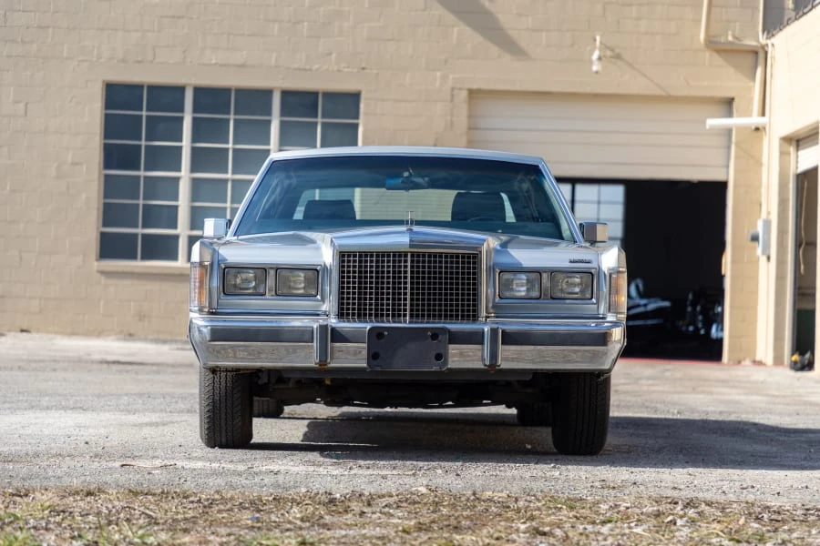 1987 Lincoln Town Car - Image 4 of 26