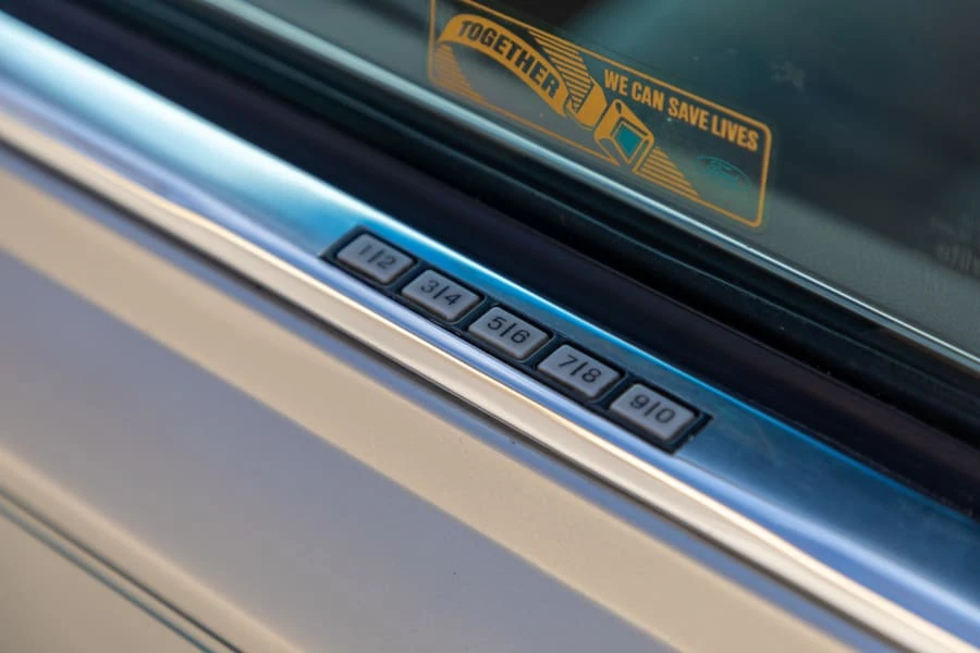1987 Lincoln Town Car - Image 8 of 26