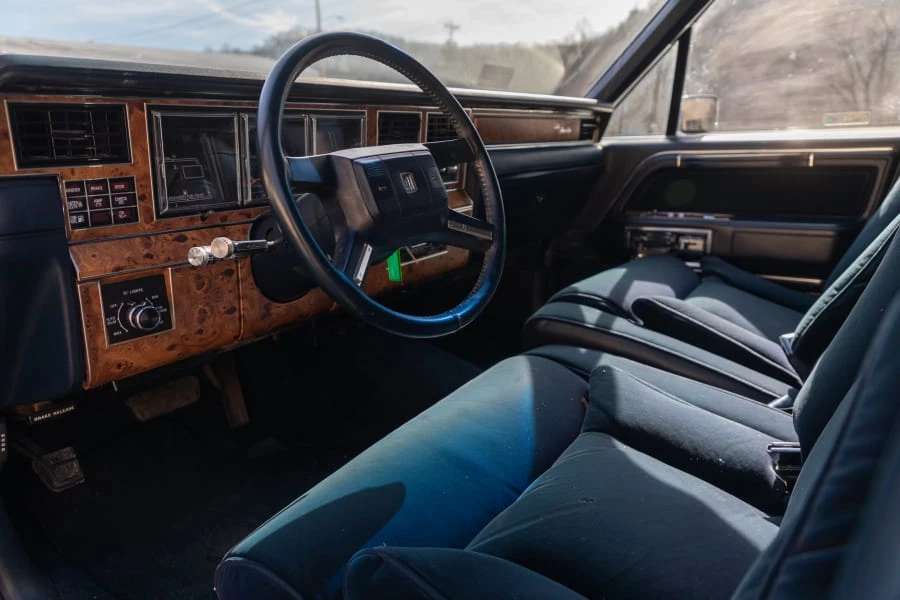1987 Lincoln Town Car - Image 14 of 26