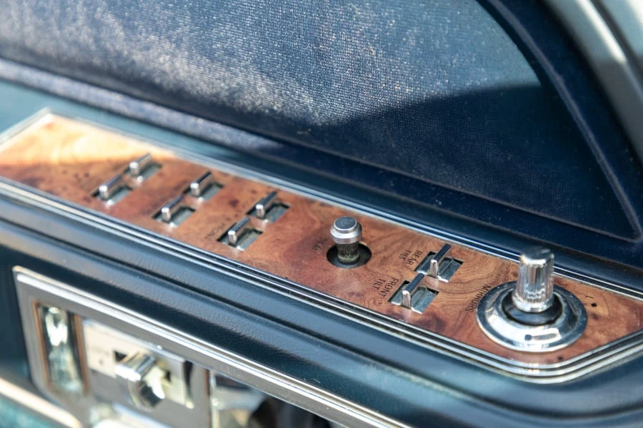 1987 Lincoln Town Car - Image 24 of 26