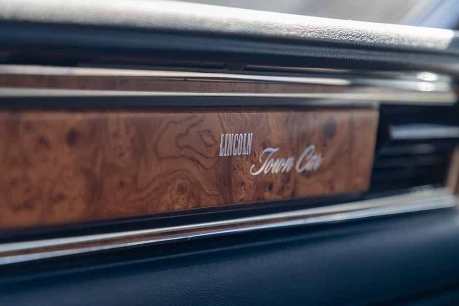 1987 Lincoln Town Car - Image 15 of 26