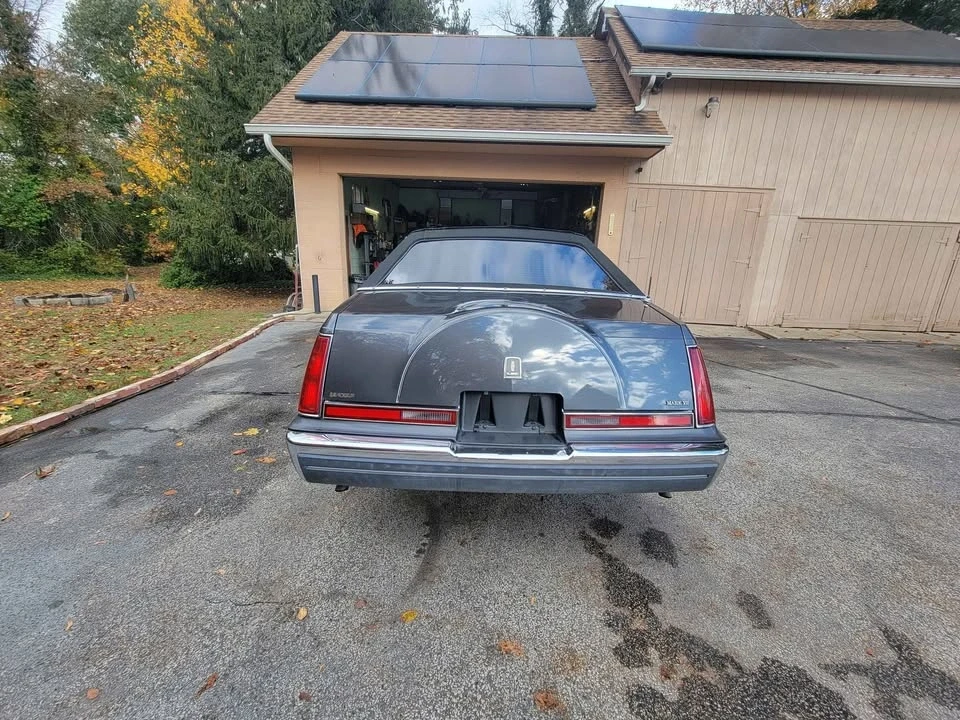1987 Lincoln Continental Mark VII - Image 9 of 10