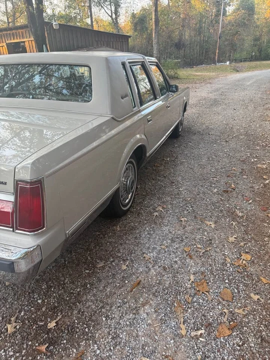 1987 Lincoln Town Car - Image 5 of 9