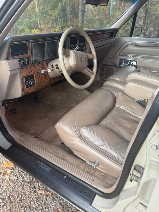 1987 Lincoln Town Car - Image 3 of 9
