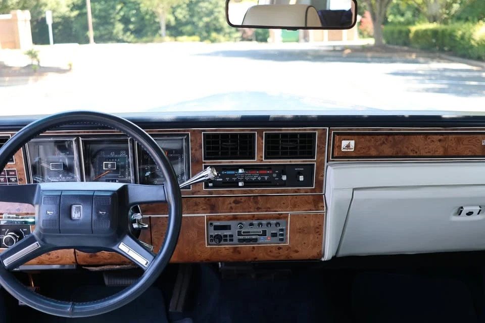 1987 Lincoln Town Car - Image 5 of 11