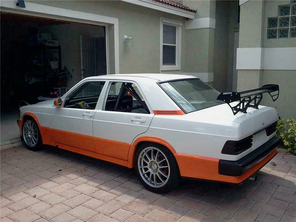 1987 Mercedes-Benz 190E - Image 2 of 2
