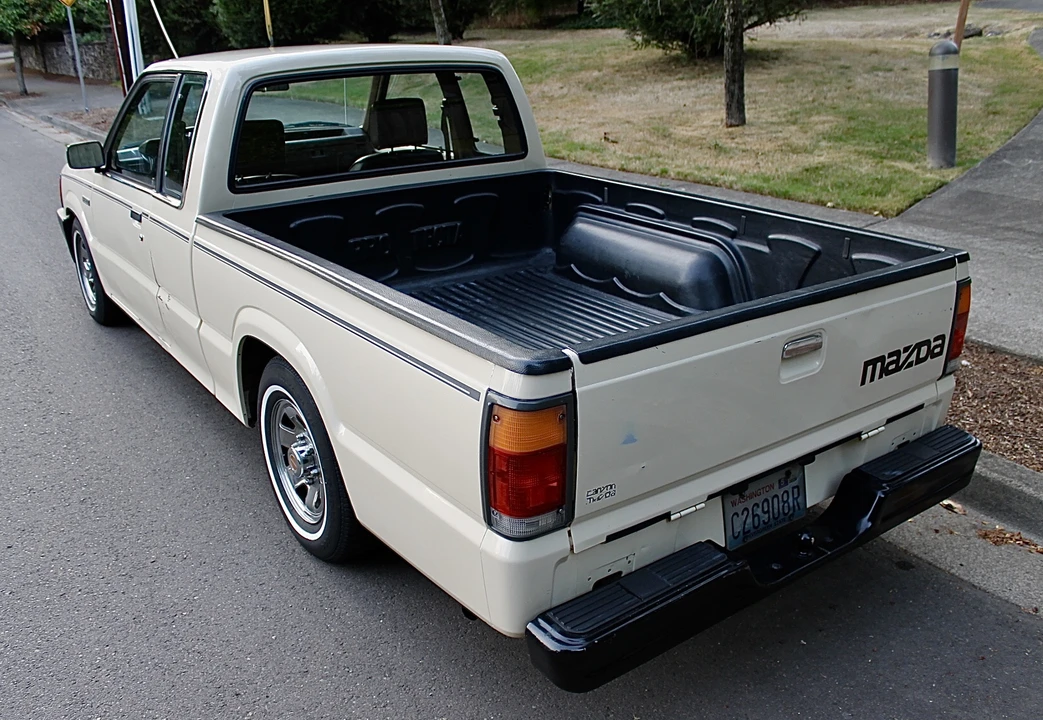 1987 Mazda B Series 4th Gen - Image 18 of 31