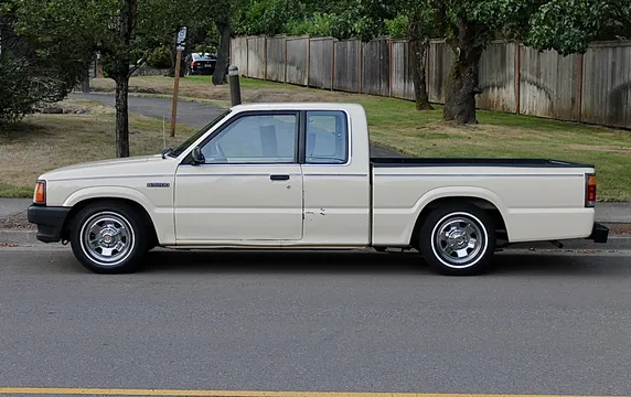 1987 Mazda B Series 4th Gen - Image 2 of 31