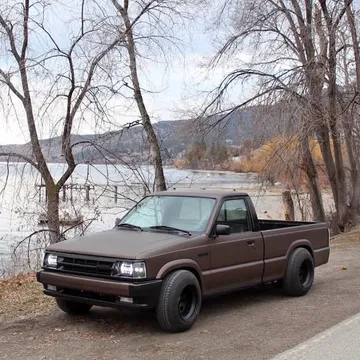 1987 Mazda B2200 Regular Cab