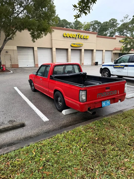 1987 Mazda B Series 3rd Gen - Image 5 of 12