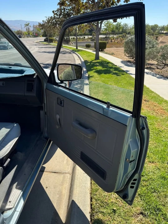 1987 Mazda B Series 4th Gen - Image 4 of 12