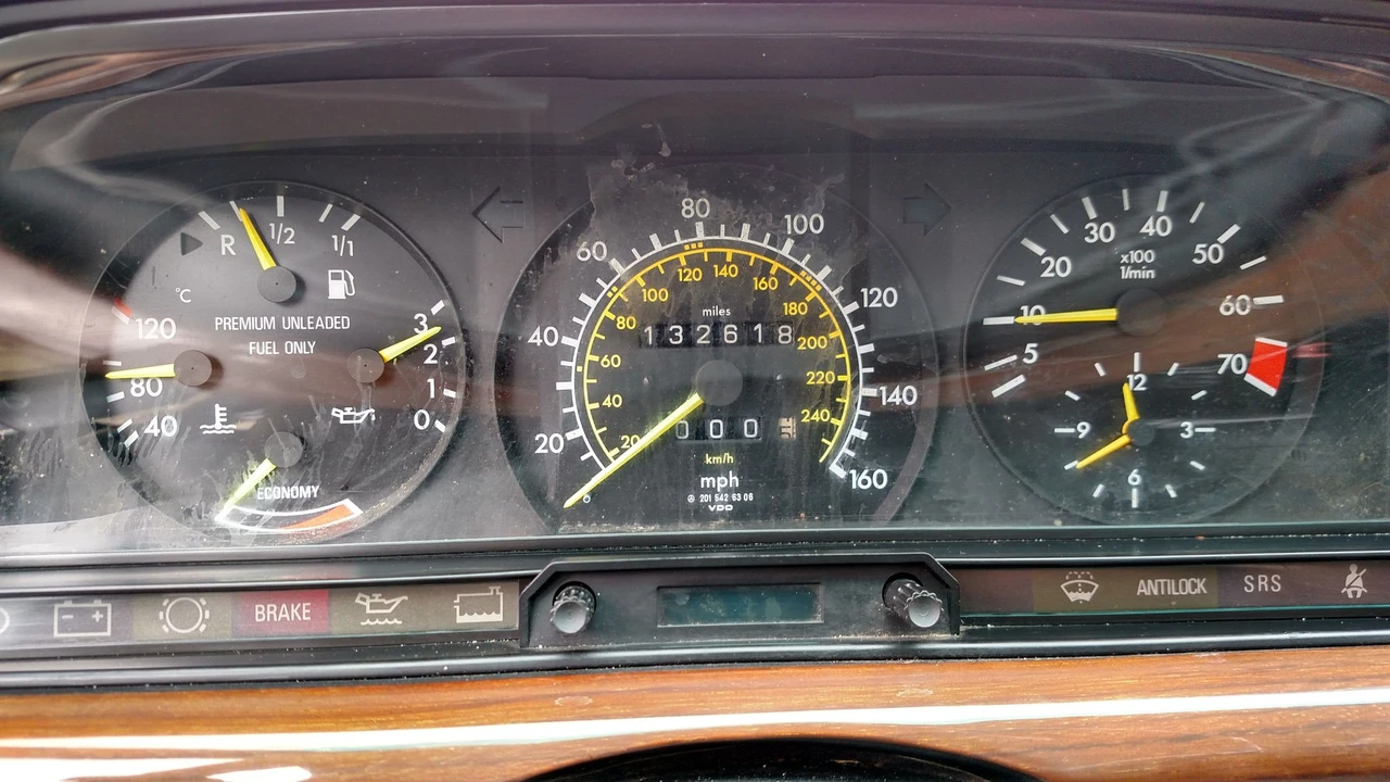 1987 Mercedes-Benz 190E 2.3-16 & 2.5-16 - Image 14 of 17