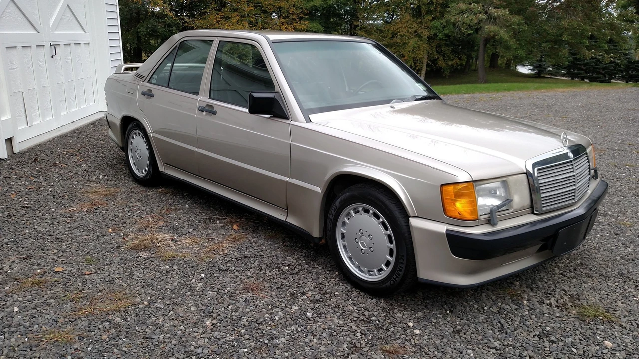 1987 Mercedes-Benz 190E 2.3-16 & 2.5-16 - Image 17 of 17
