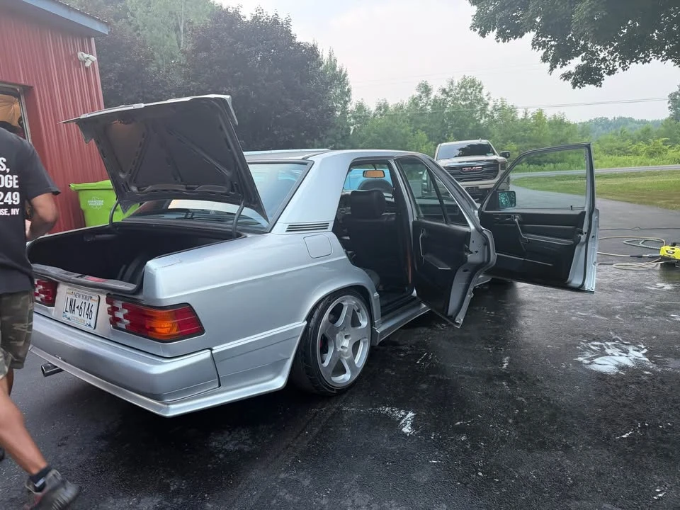 1987 Mercedes-Benz 190E - Image 2 of 4